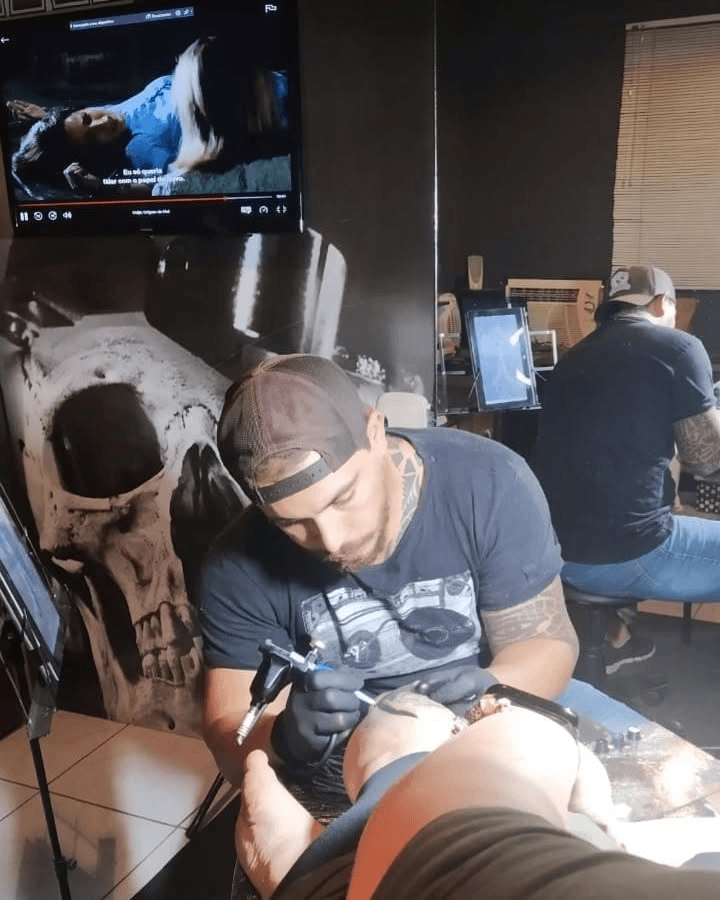 Key - Tattoo Artist